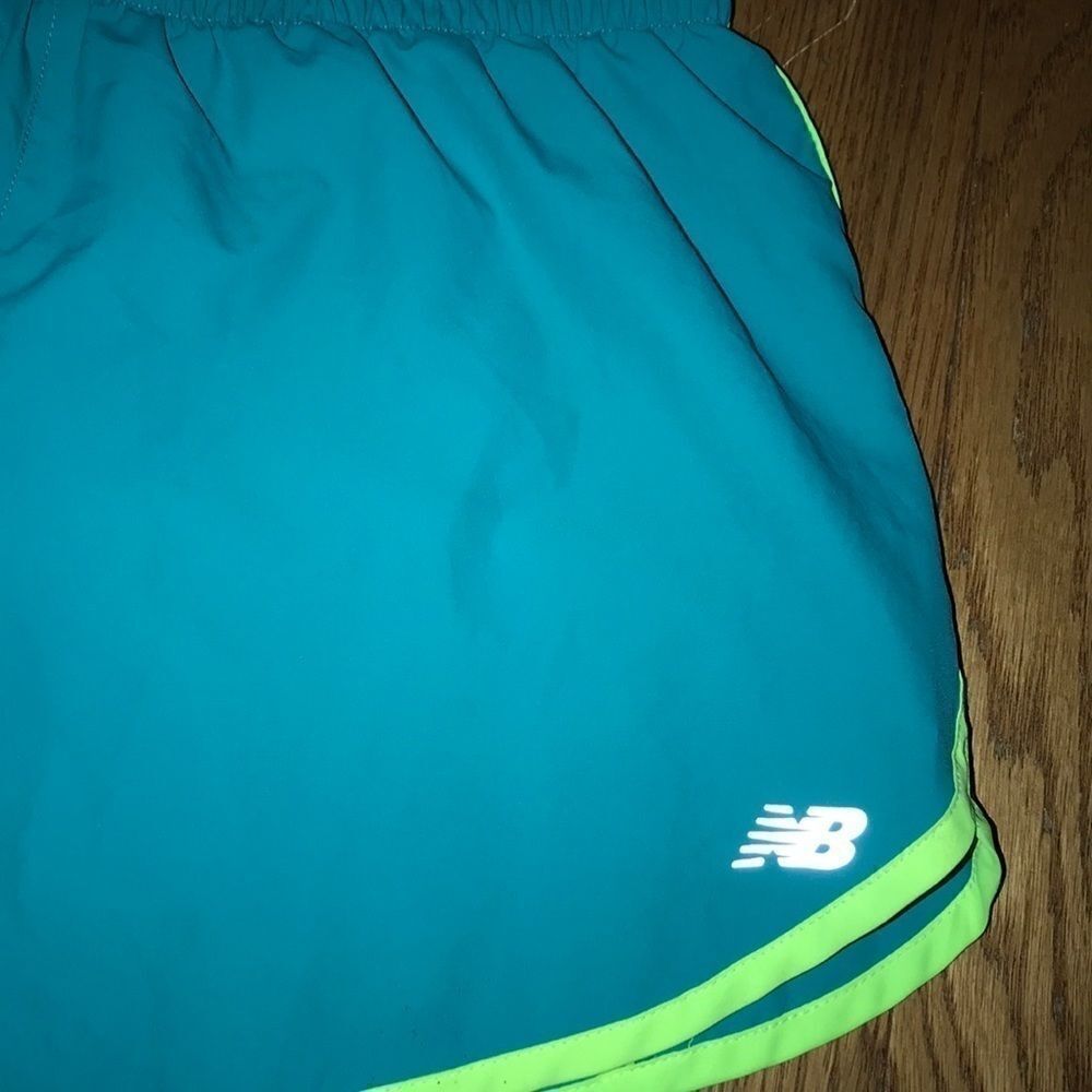 ‎Women’s New Balance Running Shorts size Small - Picture 2 of 6